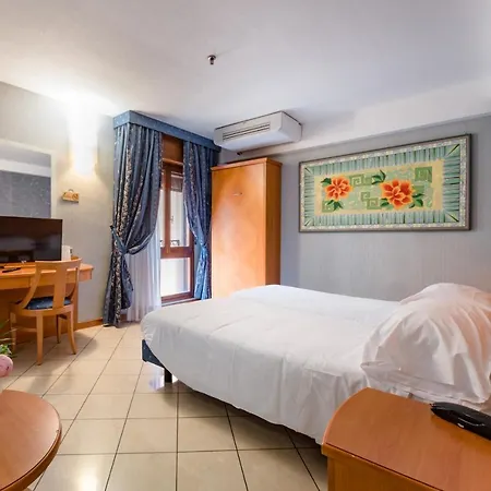 호텔 Hotel Centrale 3*