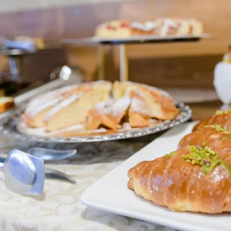 فندق Hotel Centrale 3*